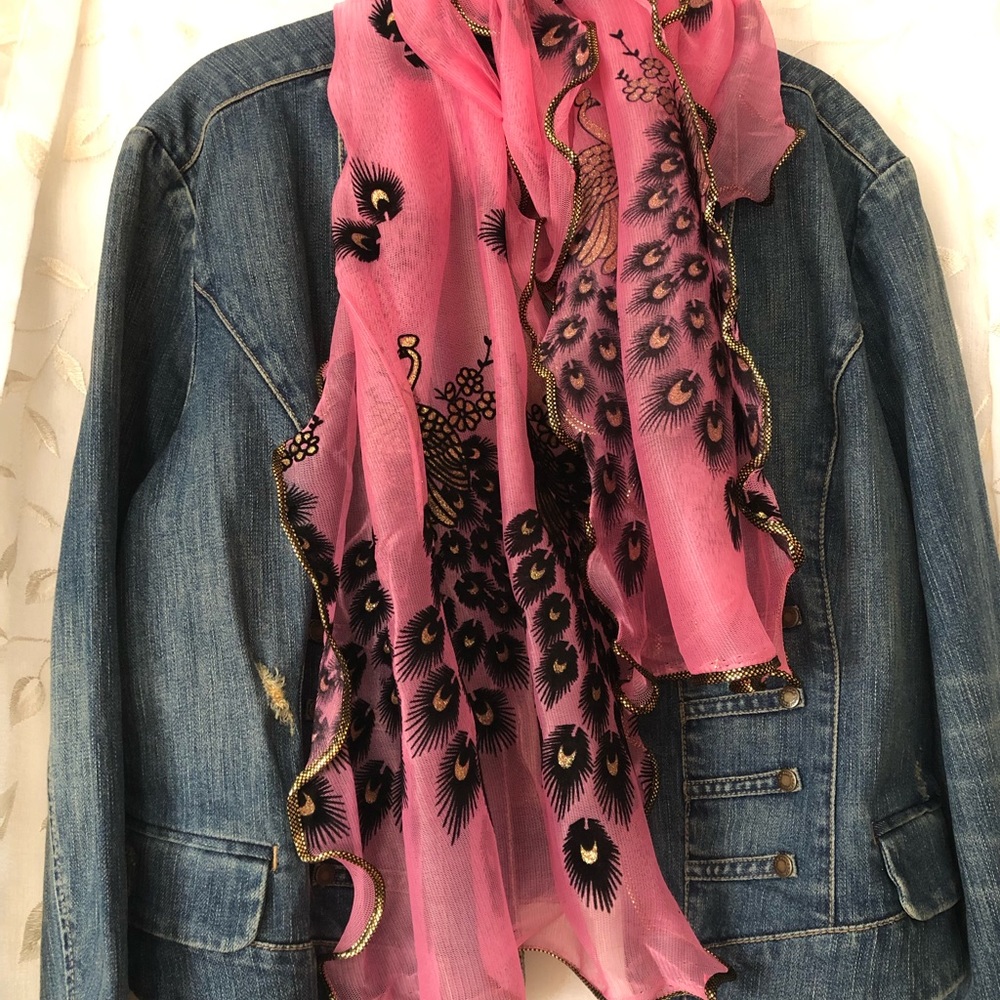 ☀️Parisian-style Gold-trim PINK Peacock Scarf🦚 - Picture 7 of 8